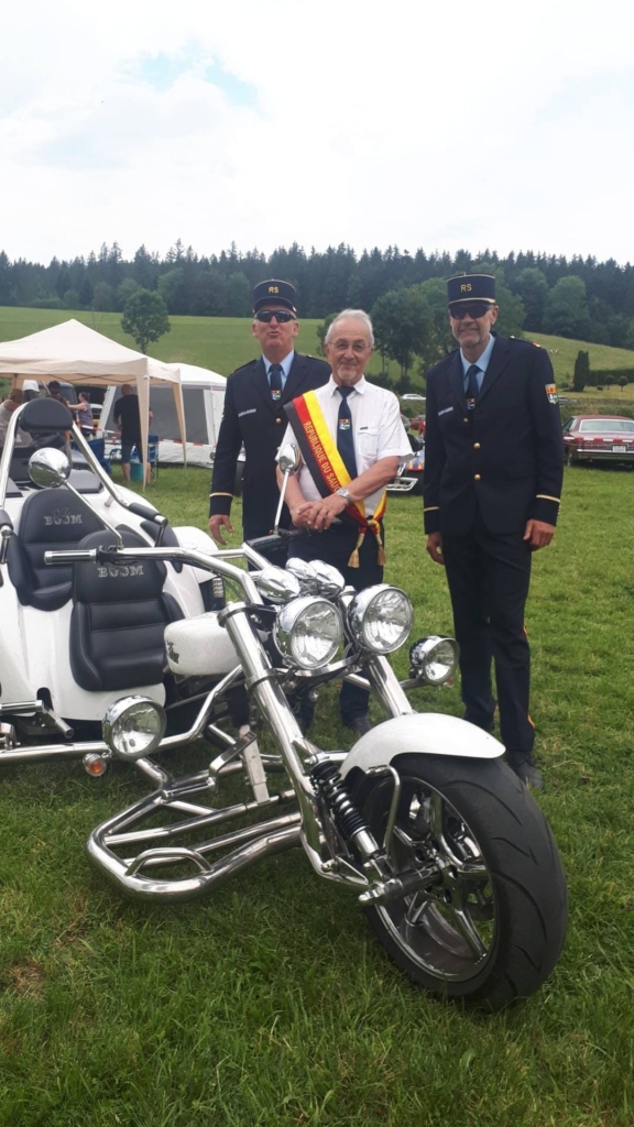 2024_Président et douaniers à la manifestation Les Carters fêlés à Montbenoit