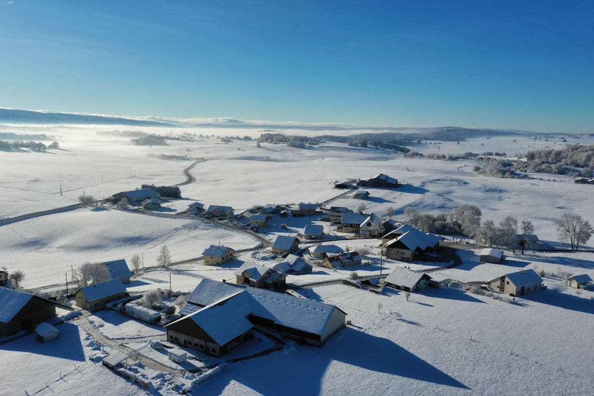 Paysage enneigé du Saugeais : Bugny - Novembre 2025