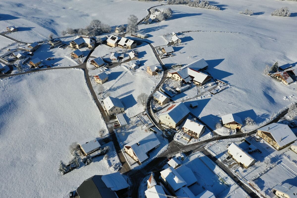 Paysage enneigé du Saugeais : Bugny - Novembre 2025